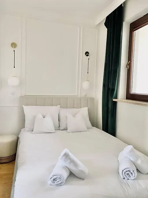Elegancki Apartament Z Jedna Sypialnia Warsaw