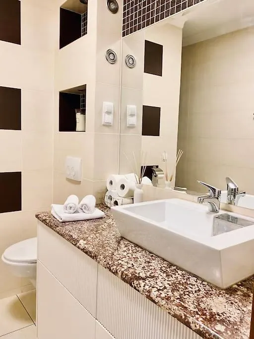 Elegancki Apartament Z Jedna Sypialnia Warsaw Apartment